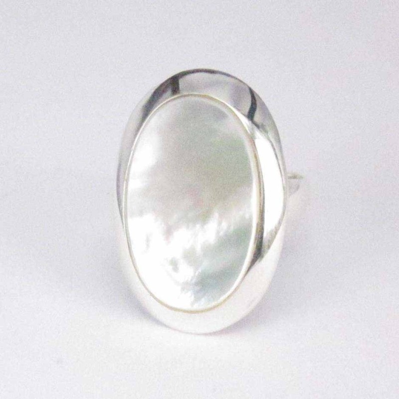 Ring Oval Stone 13x18mm. MOP