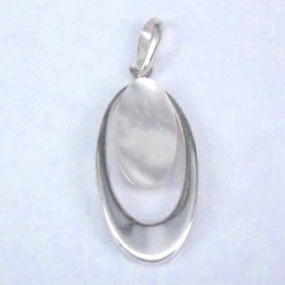Pend. Oval 15x27mm. Stone 10x14mm. MOP
