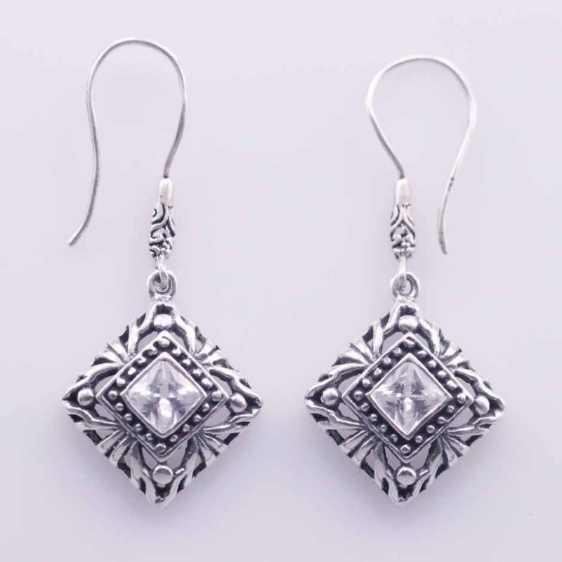 Earring Square 14mm. circonia