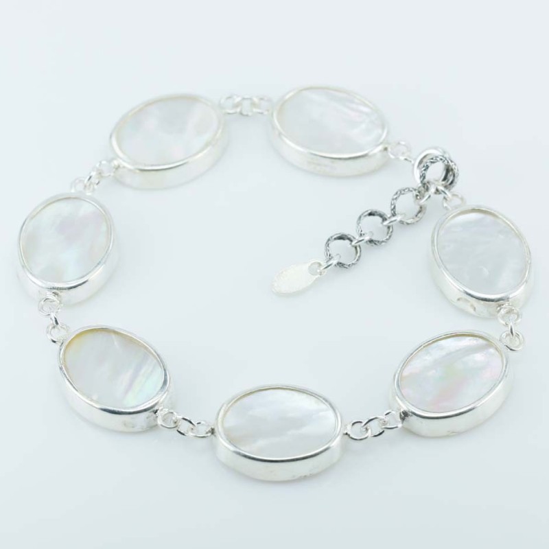 Bracelet Oval 13X18mm. MOP Shell