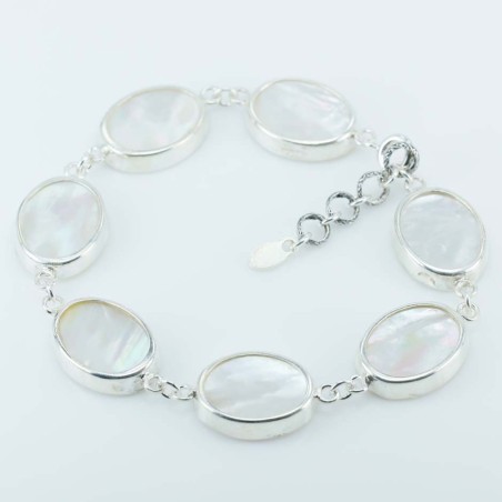 Bracelet Oval 13X18mm. MOP Shell