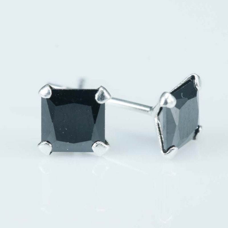 Ea C.Z. sq 5x5mm. Black Color Ea C.Z. sq 5x5mm. Black Color