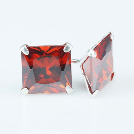 ea c.z. sq 8x8mm. Garnet Color