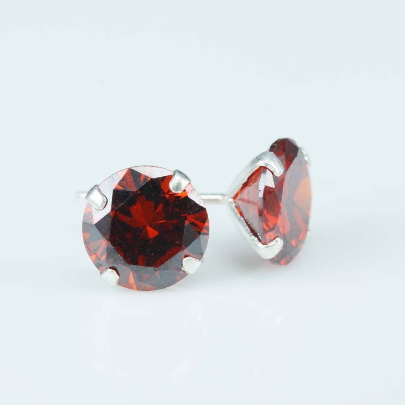 Ea c.z. rd 8mm. Garnet Color