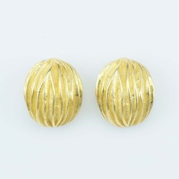 Earring 11x14mm. Plain Gold Color
