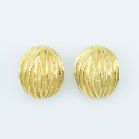 Earring 11x14mm. Plain Gold Color