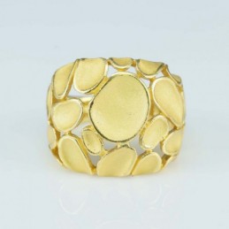 Ring 18mm. Gold Plain size 9