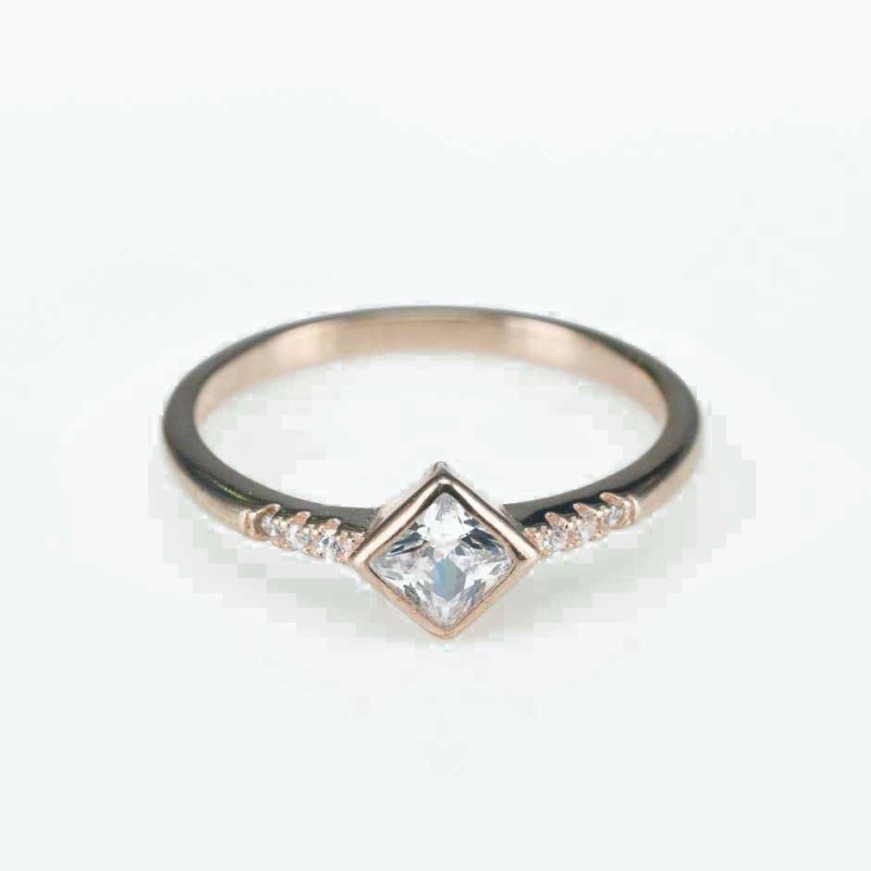 Ring   square  7mm.  rose  Circonia