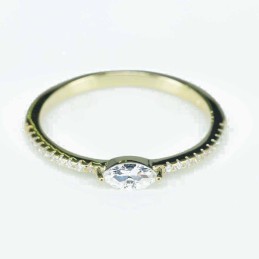 Ring Oval 3x7mm. Circonia gold