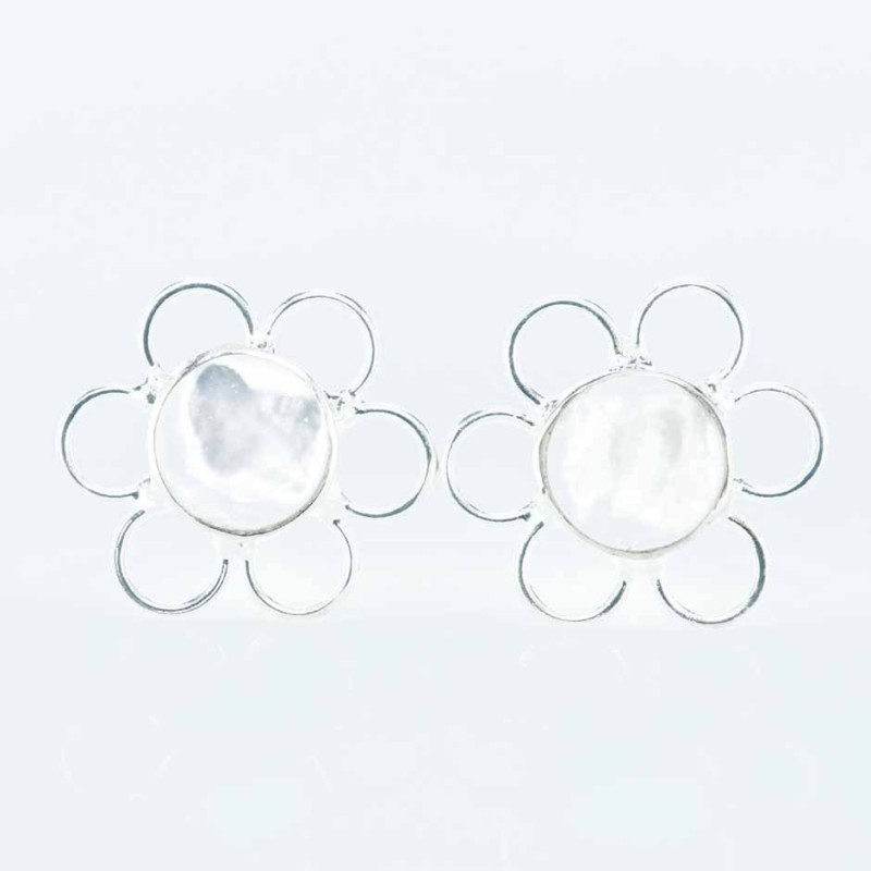 Earring SFlower 10mm. Mother Of Pearl