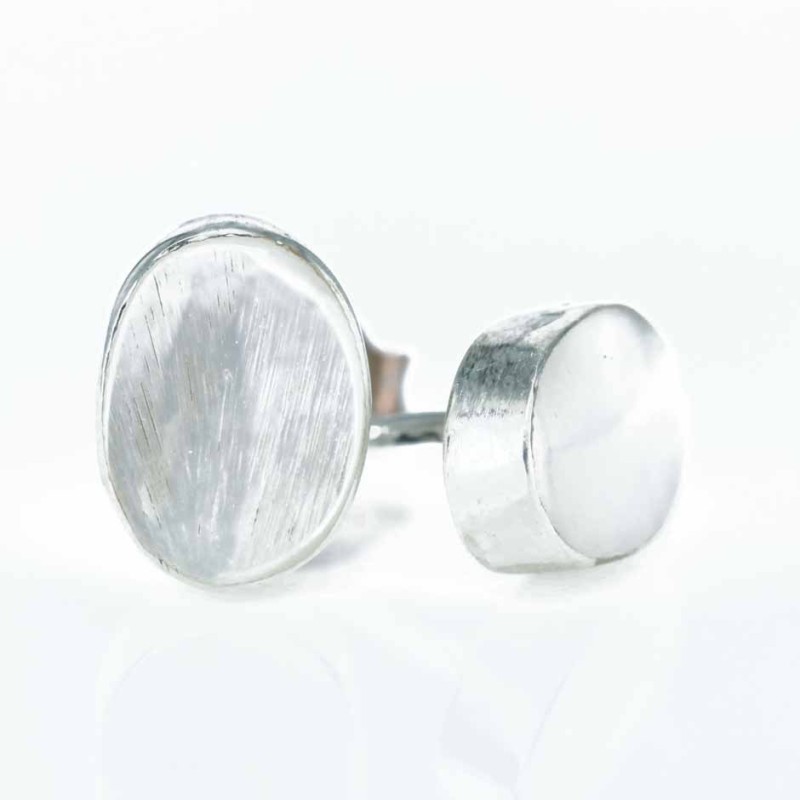 Earring Oval 6x9mm. Mother Of Pearl