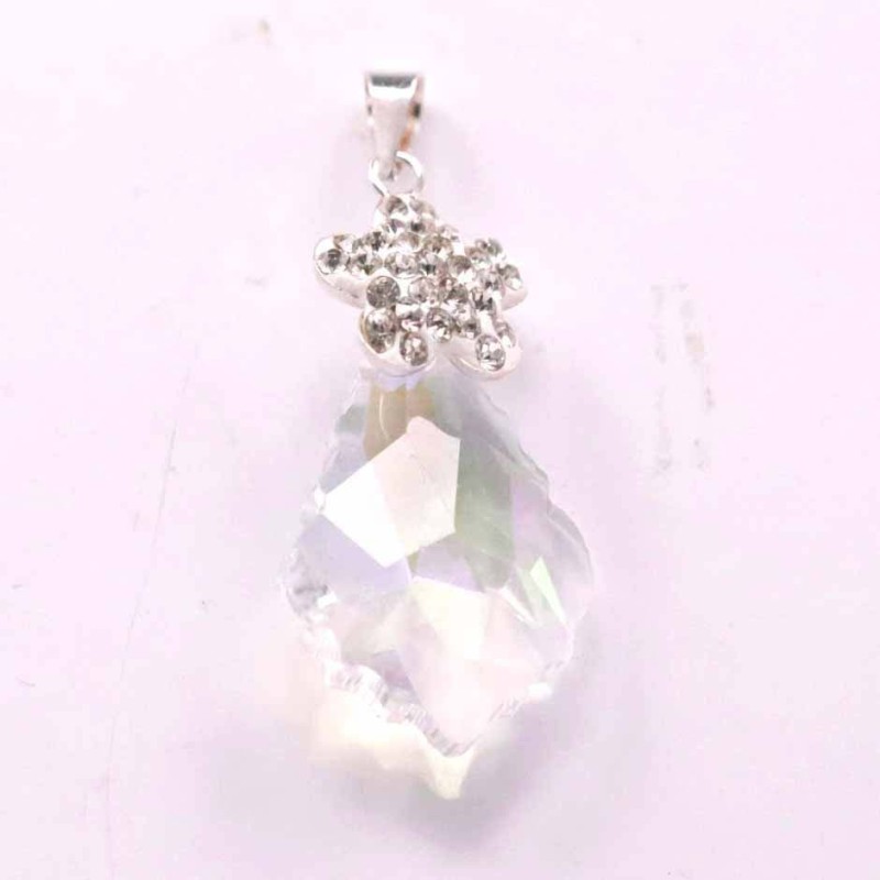 Pendant suaros.A drop flower with flower crystal