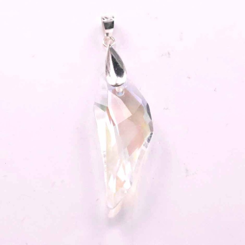 Pendant suaros.A long drop 30mm. white