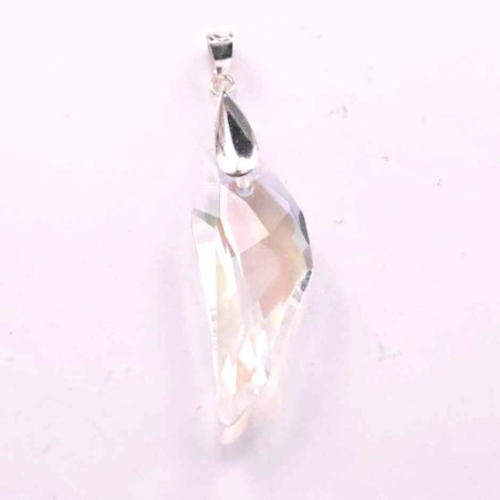 Pendant suaros.A long drop 30mm. white