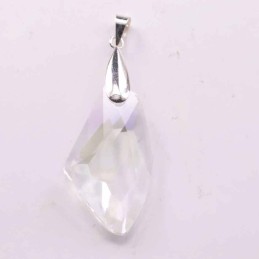 Pendant suaros.A irregular 27mm. white