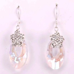 Earring suaros.A small oval donut with flower crys