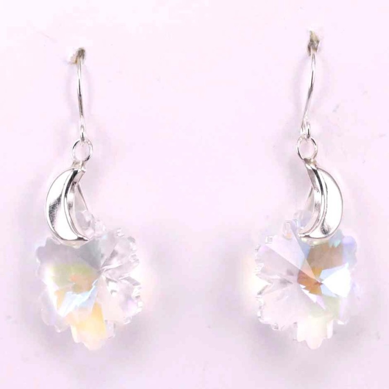 Earring suaros.A snow 18mm. white