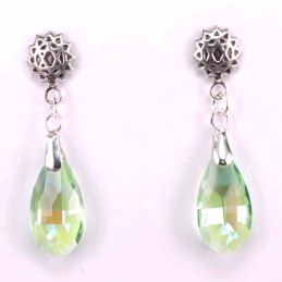 Earring Suaros. A Drop Green Color