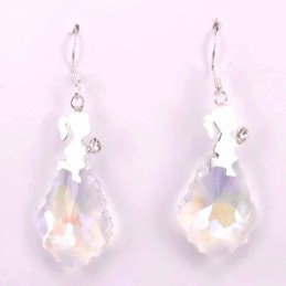 Earring Suaros. A Drop White Color