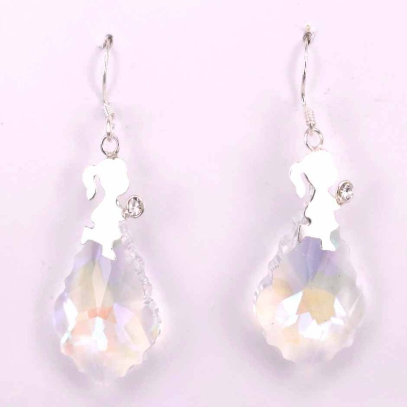 Earring Suaros. A Drop White Color