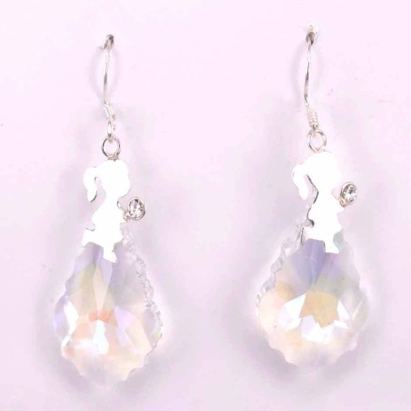 Earring Suaros. A Drop White Color