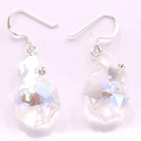 Earring Suaros. A Round White Color