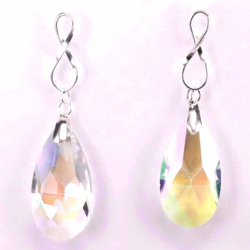 Earring Suaros. A Drop White Color