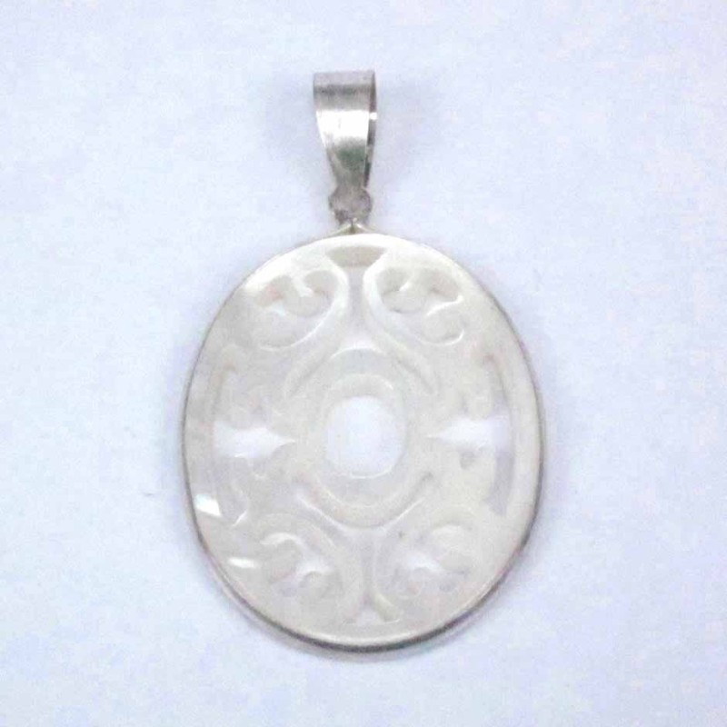Pendant 32mm. MOP laser cuting