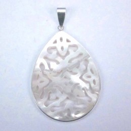 Pendant 42mm. MOP laser cuting