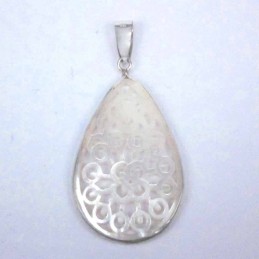 Pendant 35mm. MOP laser cuting