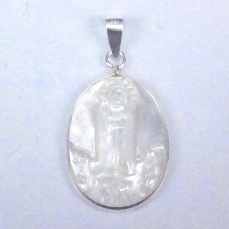 Pendant 20mm. Virgin MOP laser cuting