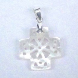 Pendant 17mm. cross Laser Cut MOP