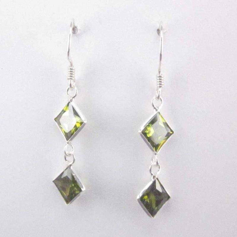 Ea c.z. 2 st. sq 5x5 Olivine Color
