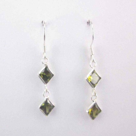 Ea c.z. 2 st. sq 6x6mm. Olivine