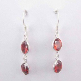 Ea c.z. 2 st. rd 7mm. Garnet Color