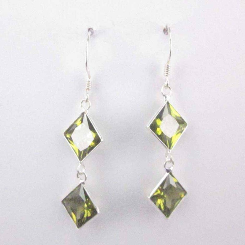 Ea c.z. 2 st. sq 7mm. Peridote Color