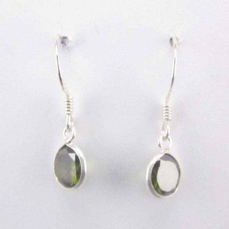 Ea c.z. Rd 7mm. Hook Peridote Color