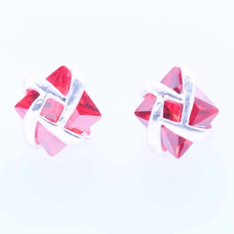 Ea Square C.Z. 7mm. cover design Garnet Color