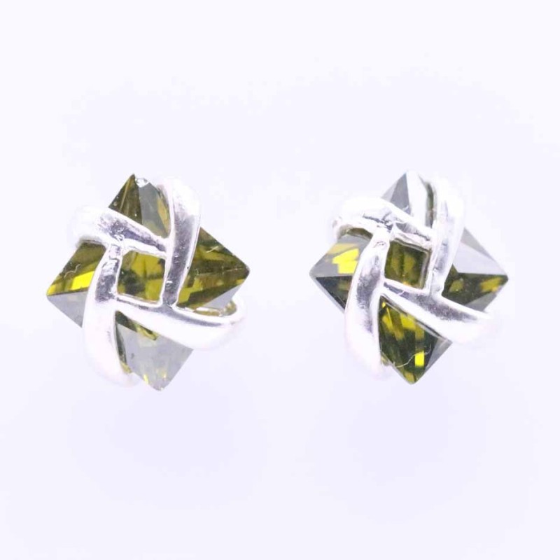 Ea Square C.Z. 7mm. cover design Peridote Color