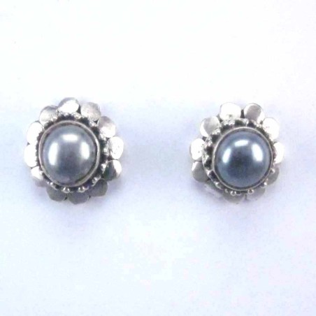 Earring Round with Pearl hand make