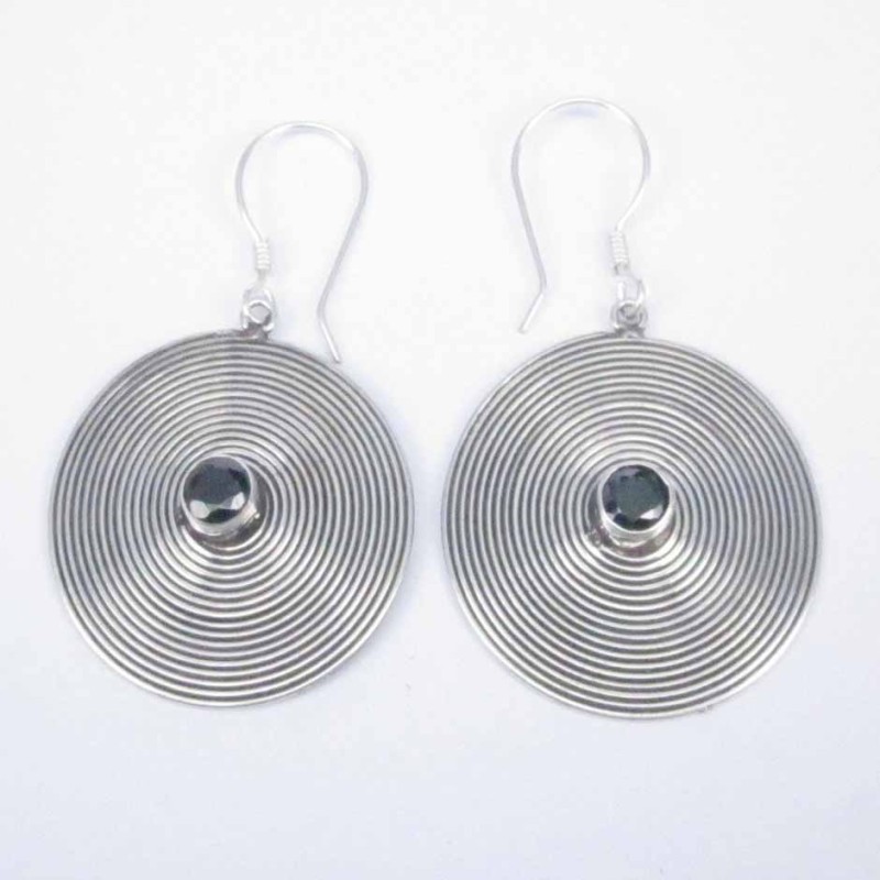 Earring Oval with Black stone Lines hand make