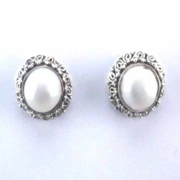 Earring Round with Pearl hand make