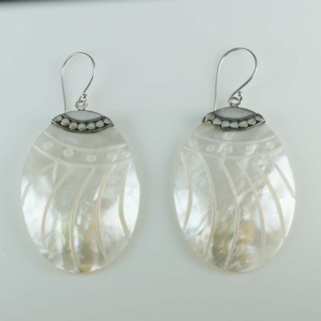 Earring Oval MOP Shell