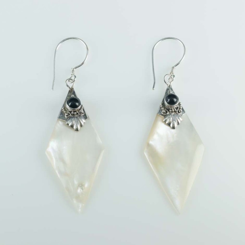 Earring Lanz. MOP Shell