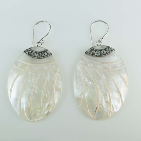 Earring Oval MOP Shell