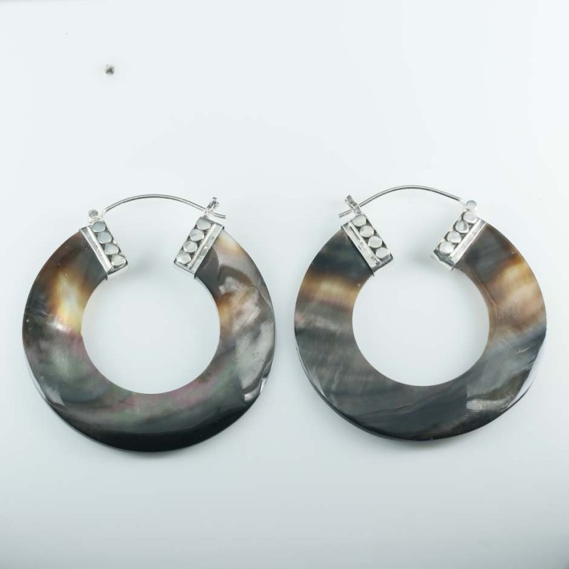 Earring Round Black MOP Shell