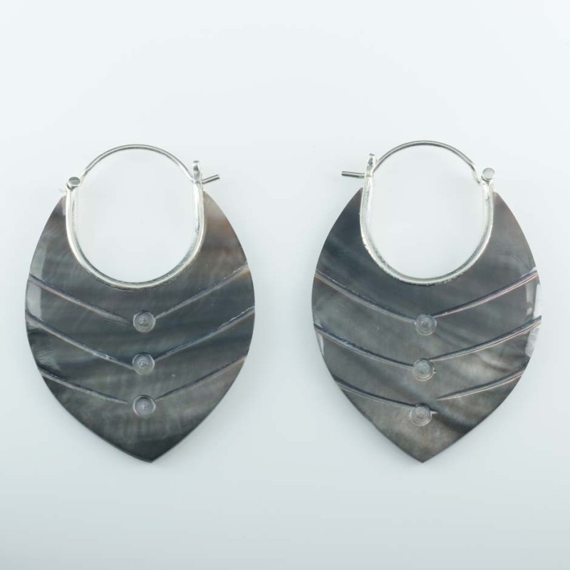 Earring Hand  Fan27x40mm. Black MOP
