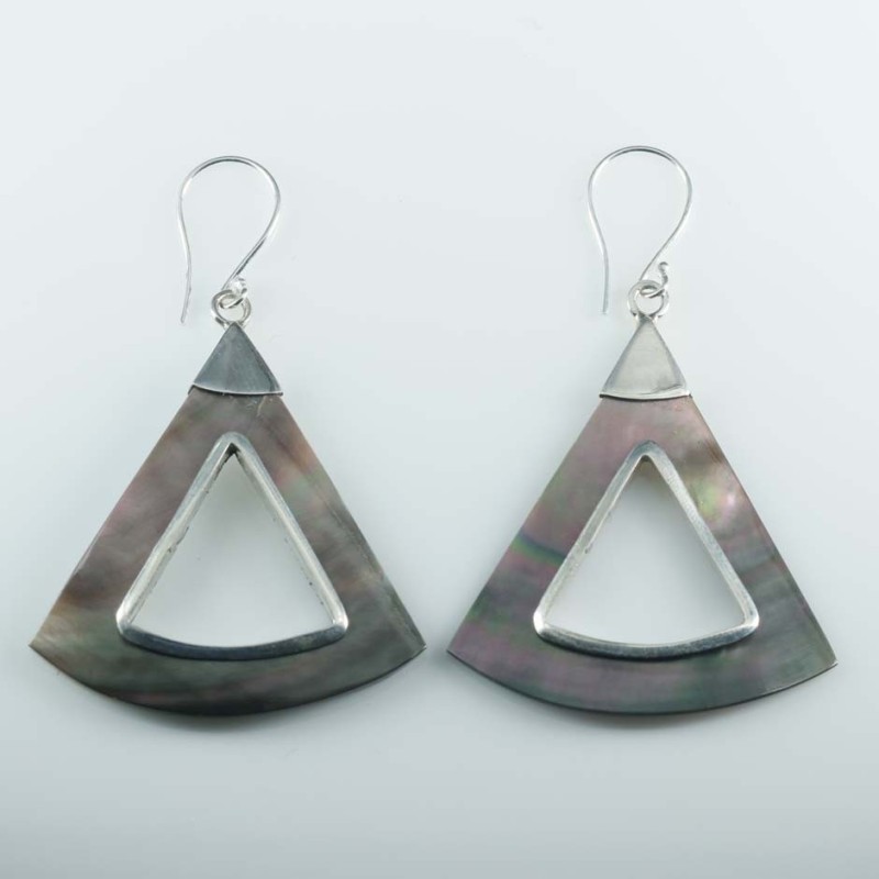Earring Triangle 30x36mm. Black MOP