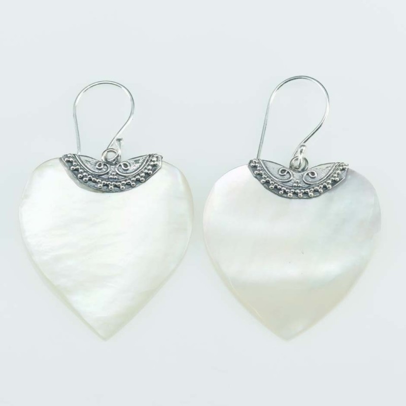Earring Heart 24x27mm. Mother Of Pearl Earring Heart 24x27mm. Mother Of Pearl