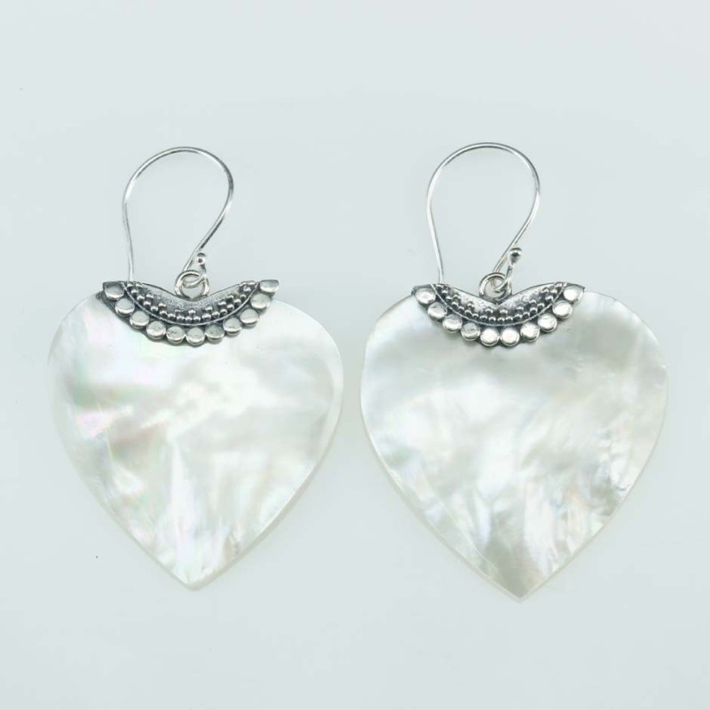 Earring heart 24x26mm. Mother Of Pearl Earring heart 24x26mm. Mother Of Pearl